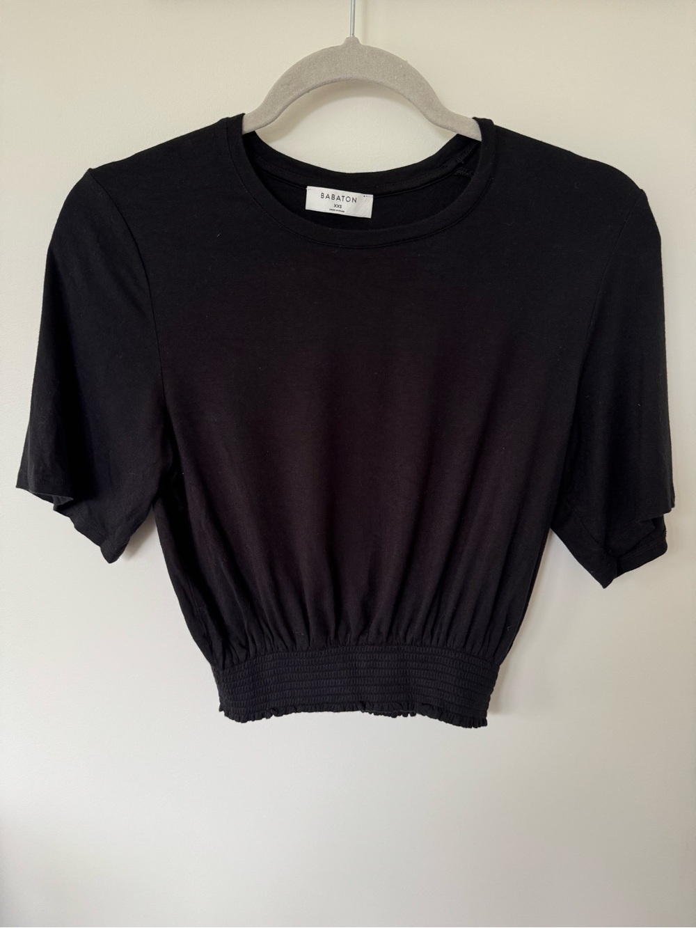Aritzia Babaton Cropped Smocked Hem Crewneck Top - Black - Picture 2 of 9